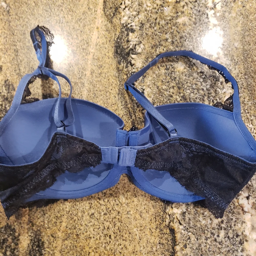 Victoria's Secret Balconet Bra Size: 34C
